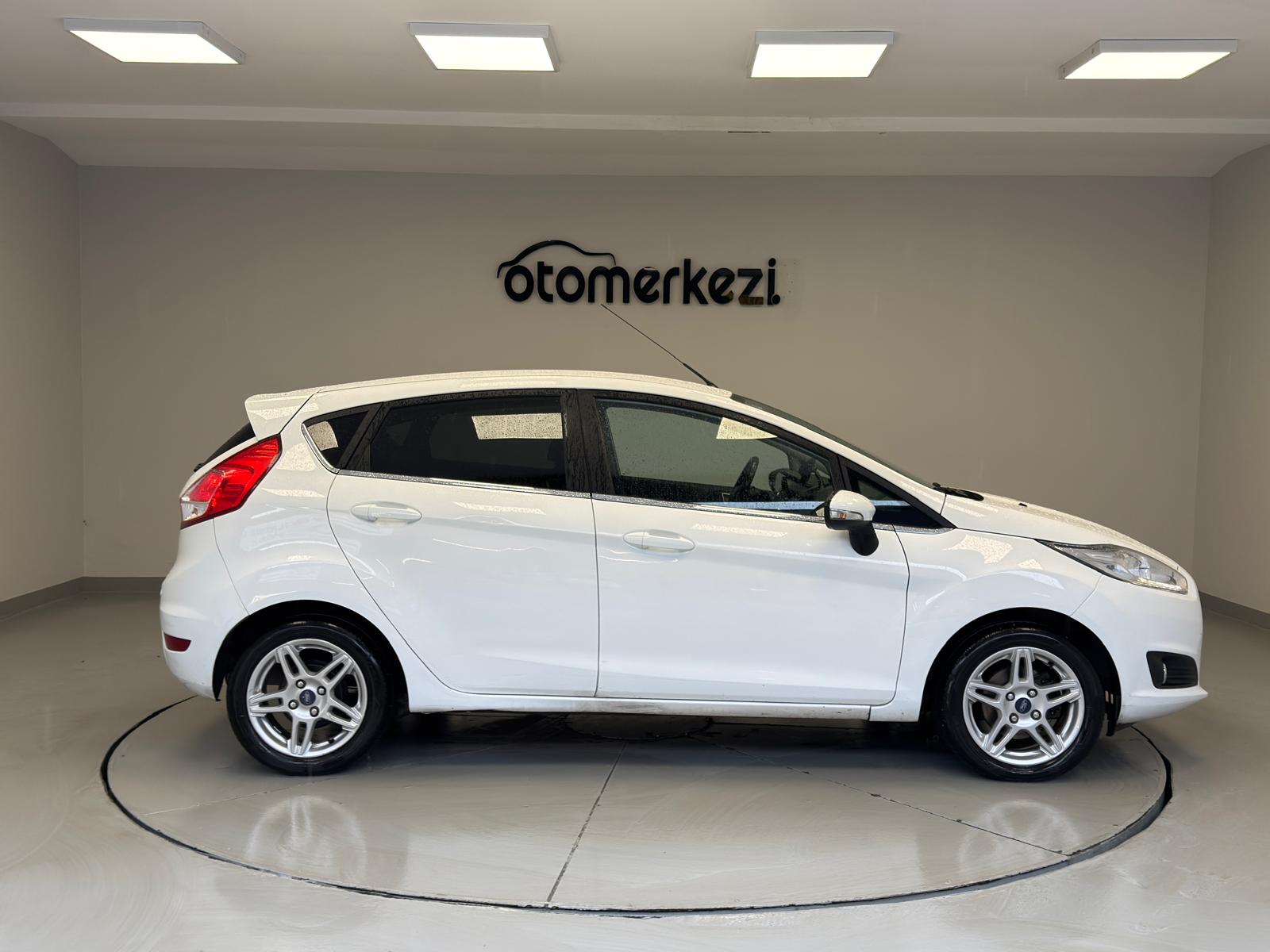 FORD FIESTA 7